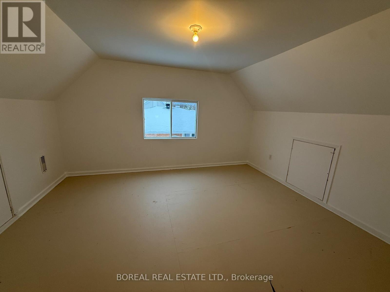 101 Ross Road, Smooth Rock Falls (Srf), ON - Indoor Photo Showing Other Room