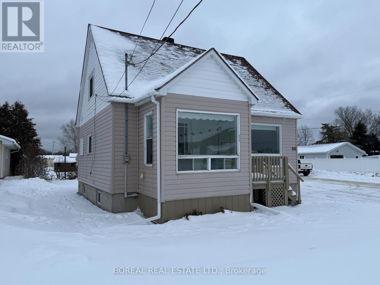 101 Ross Road, Smooth Rock Falls (Srf), ON - Outdoor With Exterior