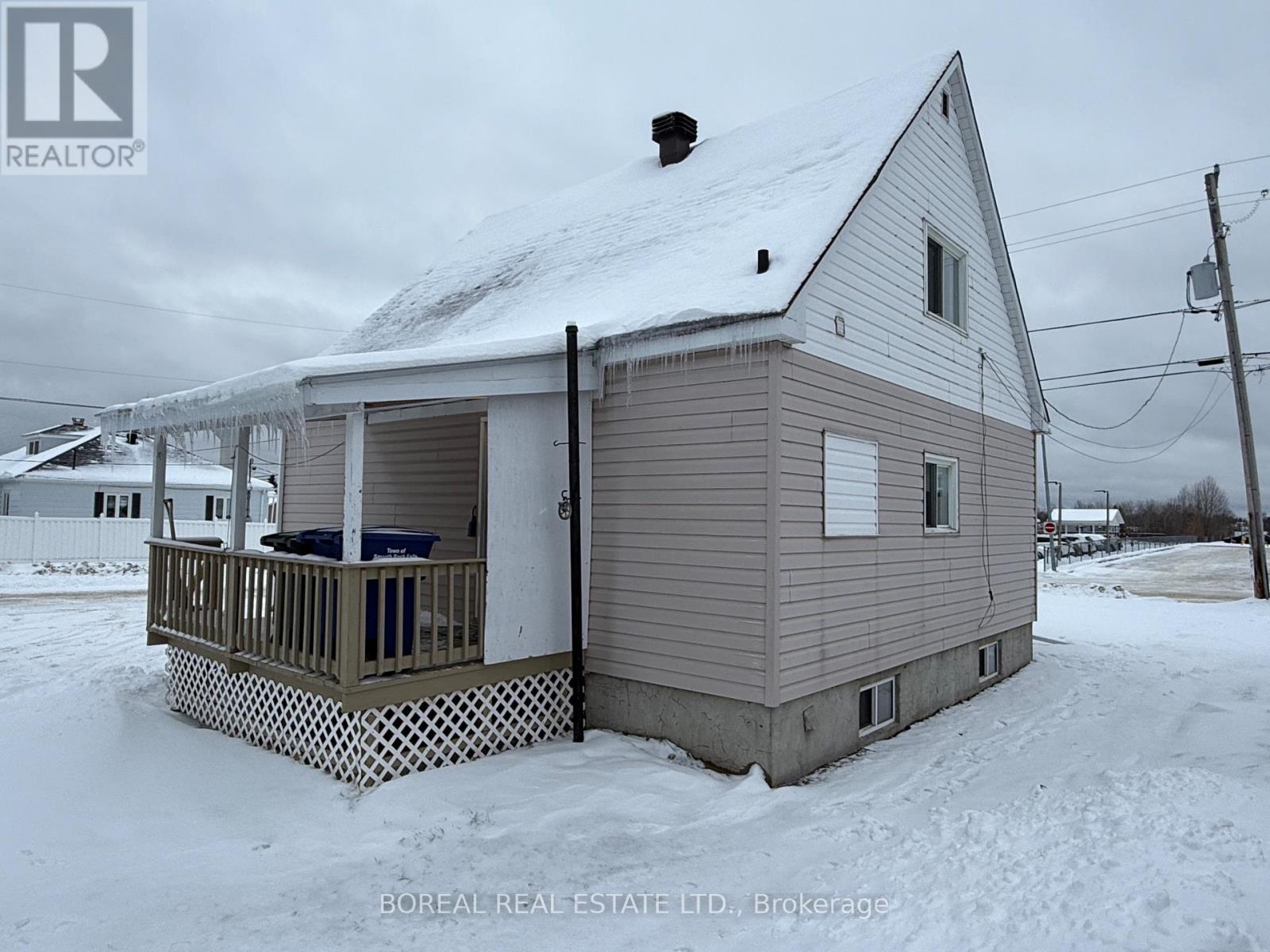 101 Ross Road, Smooth Rock Falls (Srf), ON - Outdoor With Exterior