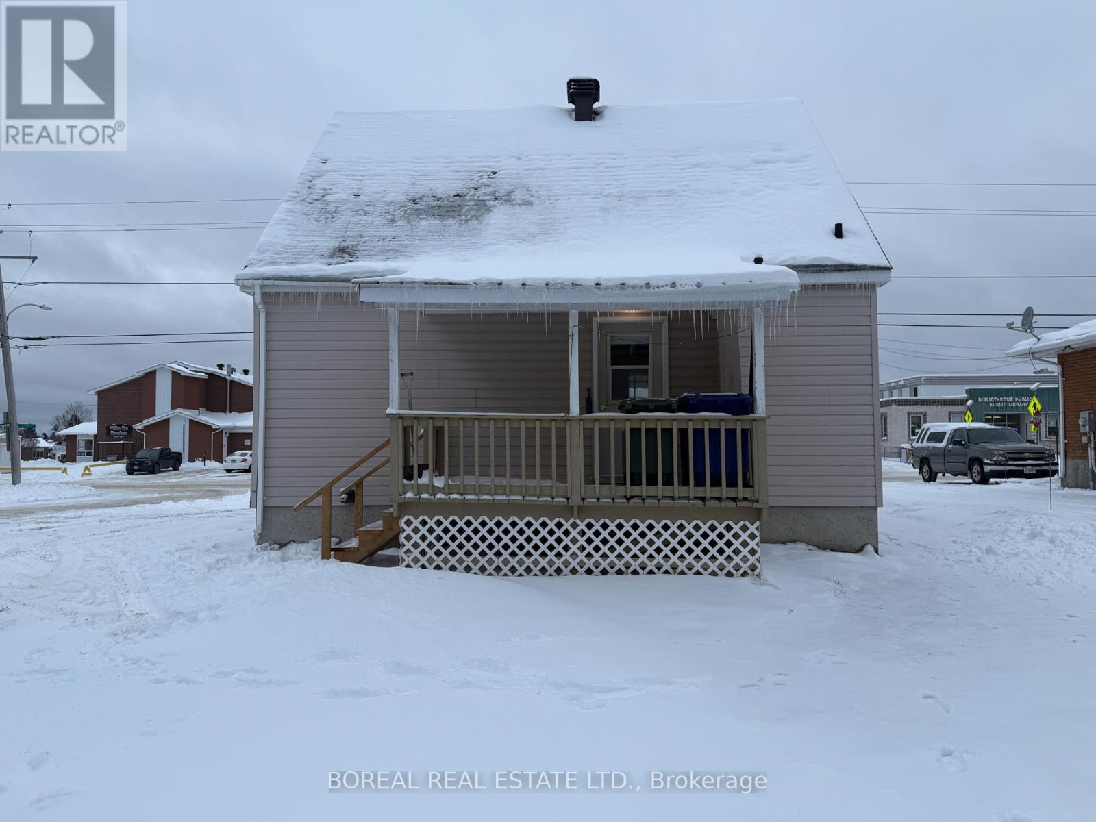 101 Ross Road, Smooth Rock Falls (Srf), ON - Outdoor With Exterior
