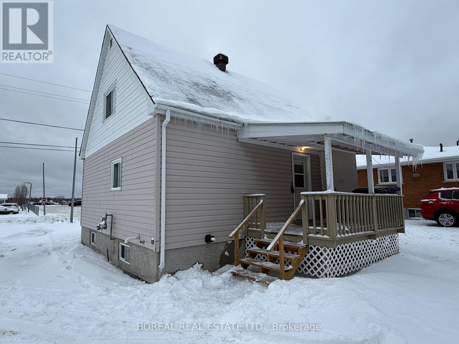 101 Ross Road, Smooth Rock Falls (Srf), ON - Outdoor With Exterior