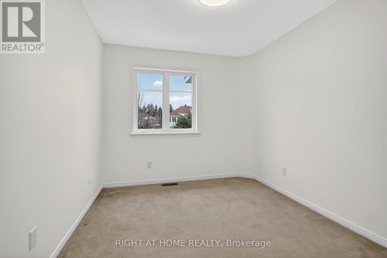 Bedroom 2 - 302 Goldridge Drive, Ottawa, ON - Indoor Photo Showing Other Room