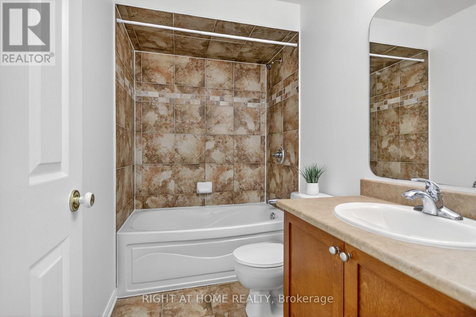 Main Bath - 302 Goldridge Drive, Ottawa, ON - Indoor Photo Showing Bathroom