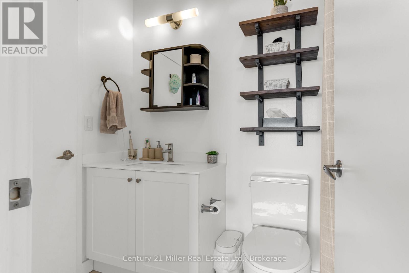 301 - 150 Sabina Drive, Oakville (Go Glenorchy), ON -