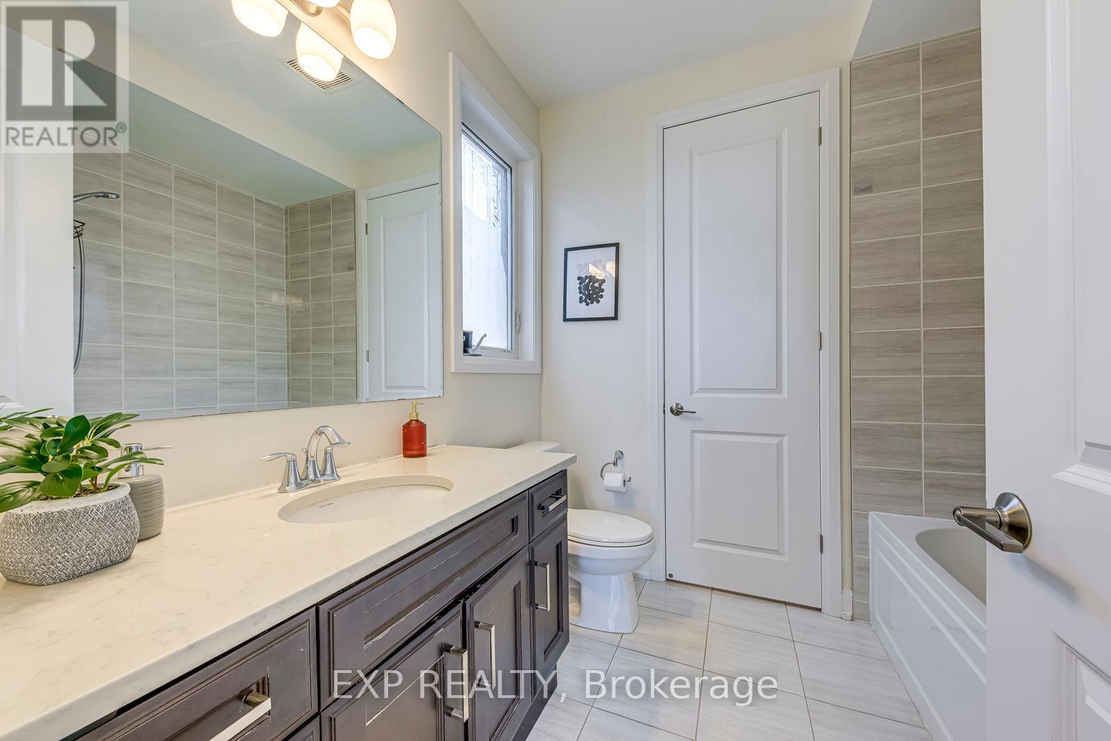 18 - 3129 Riverpath Common, Oakville, ON - Indoor Photo Showing Bathroom