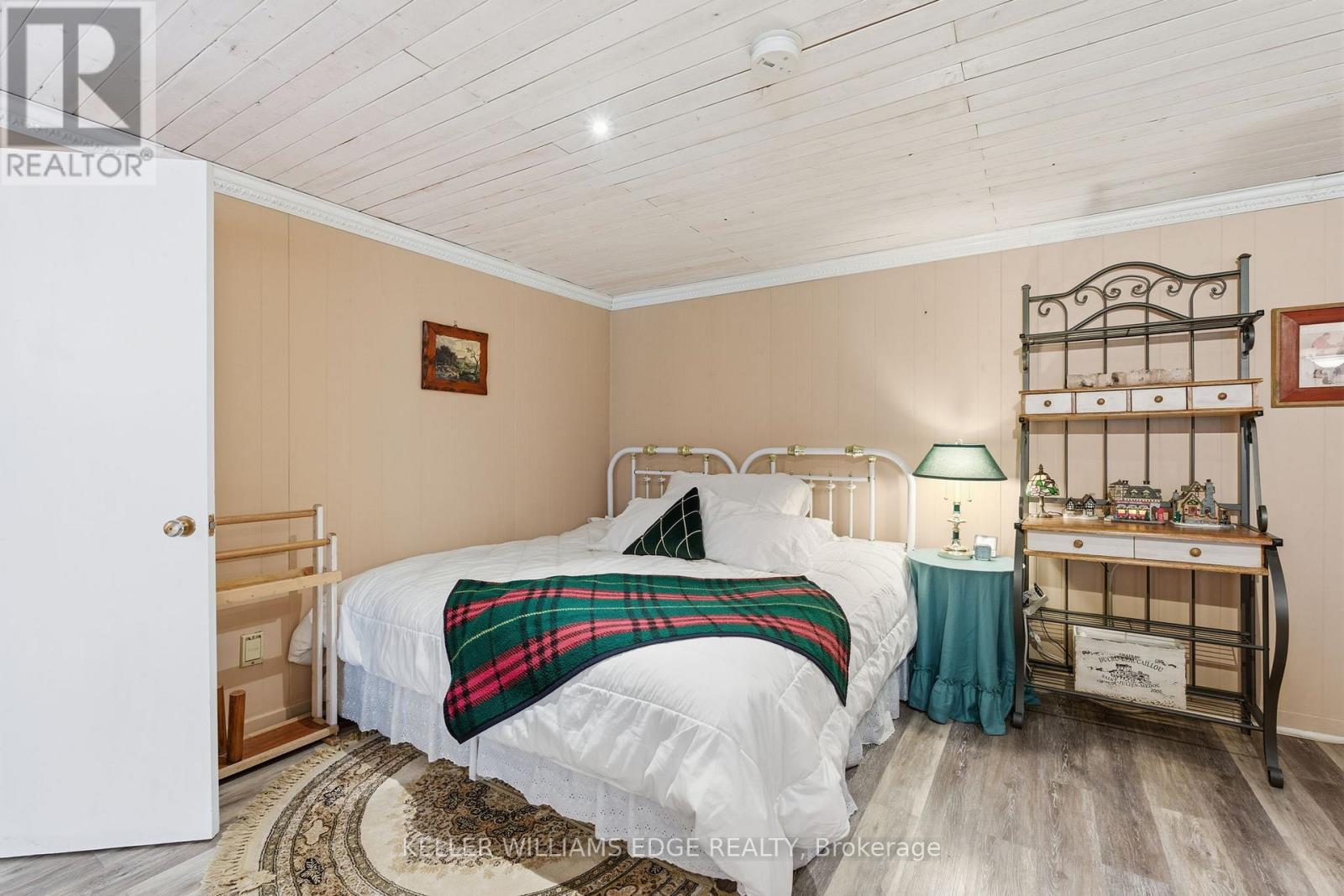 5600 Cedar Springs Road, Burlington, ON - Indoor Photo Showing Bedroom