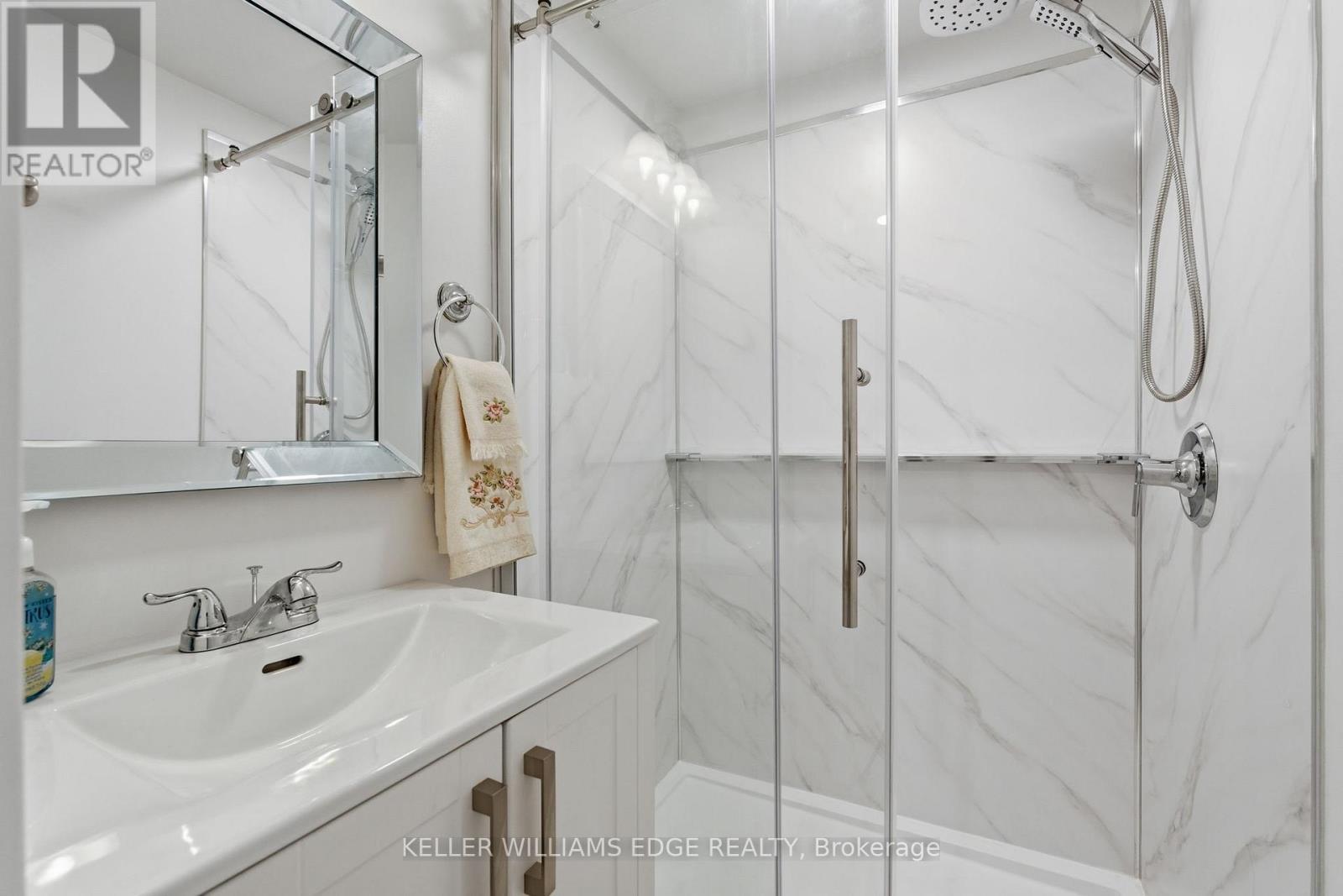 5600 Cedar Springs Road, Burlington, ON - Indoor Photo Showing Bathroom