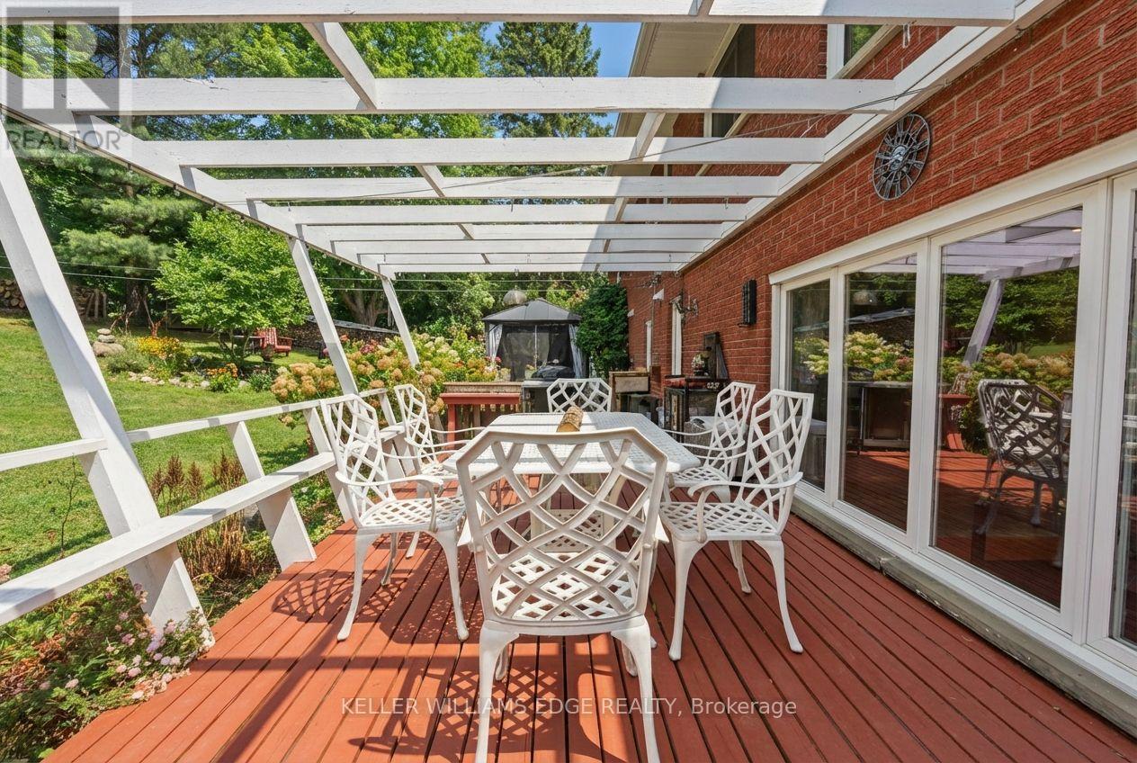 5600 Cedar Springs Road, Burlington, ON - Outdoor With Deck Patio Veranda