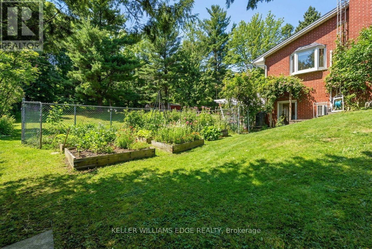 5600 Cedar Springs Road, Burlington, ON - Outdoor