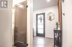 Foyer/Laundry Room -