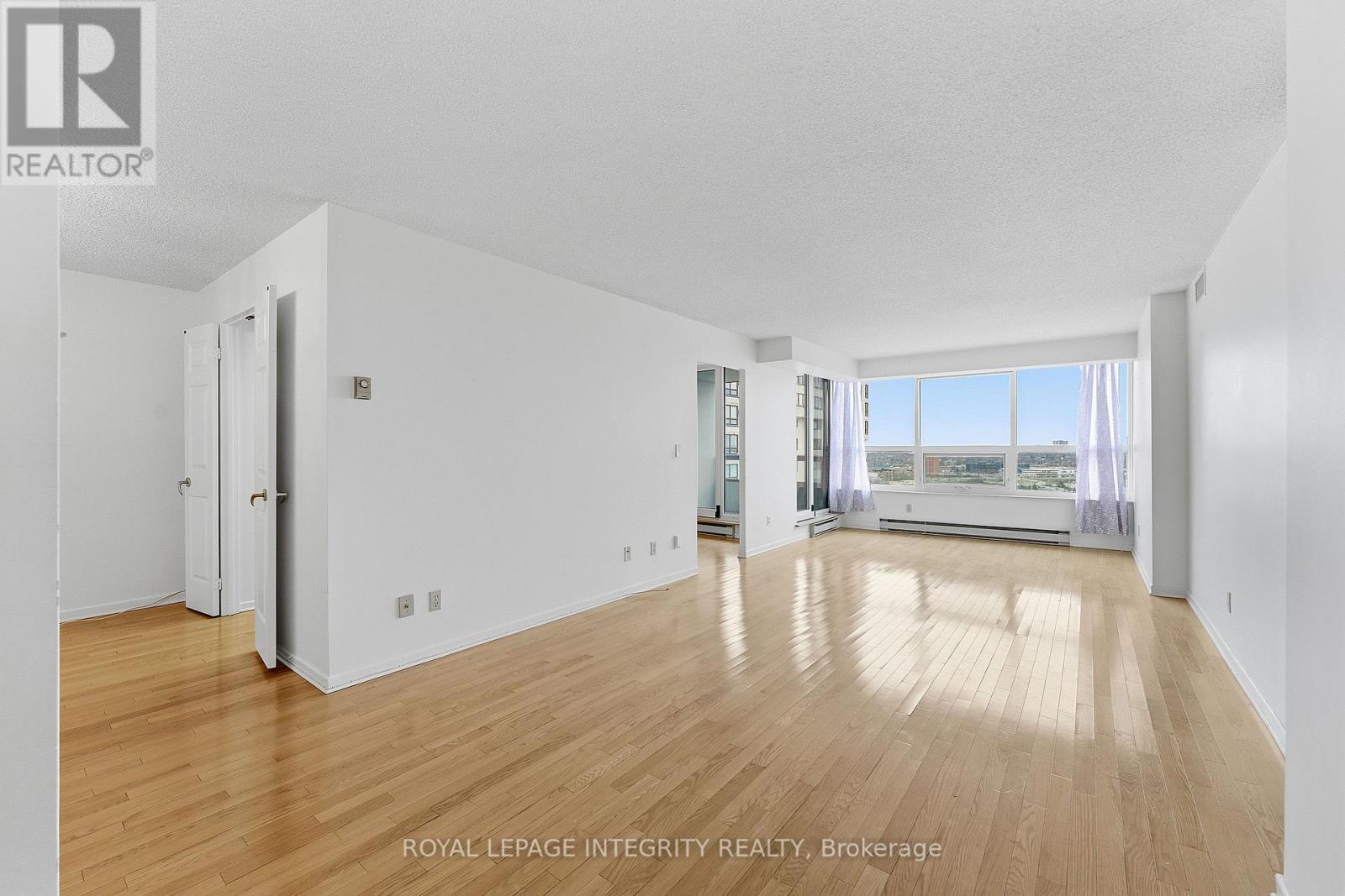 2303 - 1510 Riverside Drive, Ottawa, ON - Indoor Photo Showing Other Room