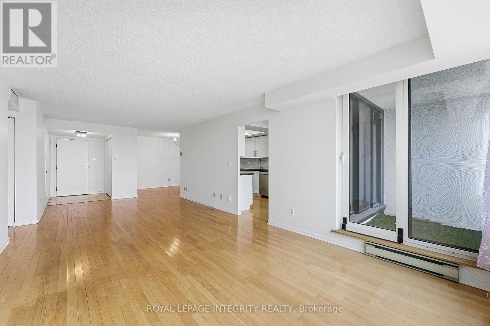 2303 - 1510 Riverside Drive, Ottawa, ON - Indoor Photo Showing Other Room