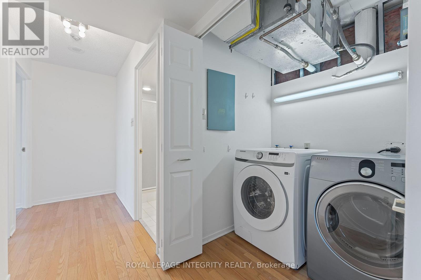 2303 - 1510 Riverside Drive, Ottawa, ON - Indoor Photo Showing Laundry Room