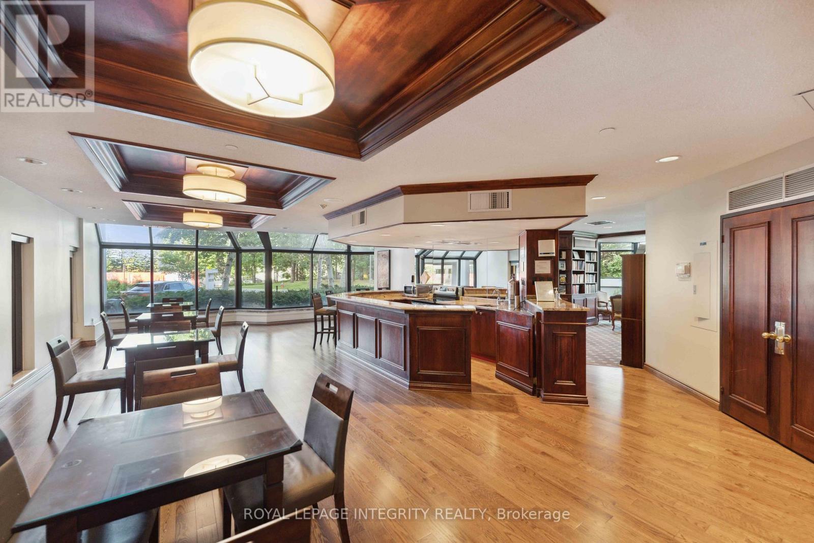 2303 - 1510 Riverside Drive, Ottawa, ON - Indoor Photo Showing Dining Room