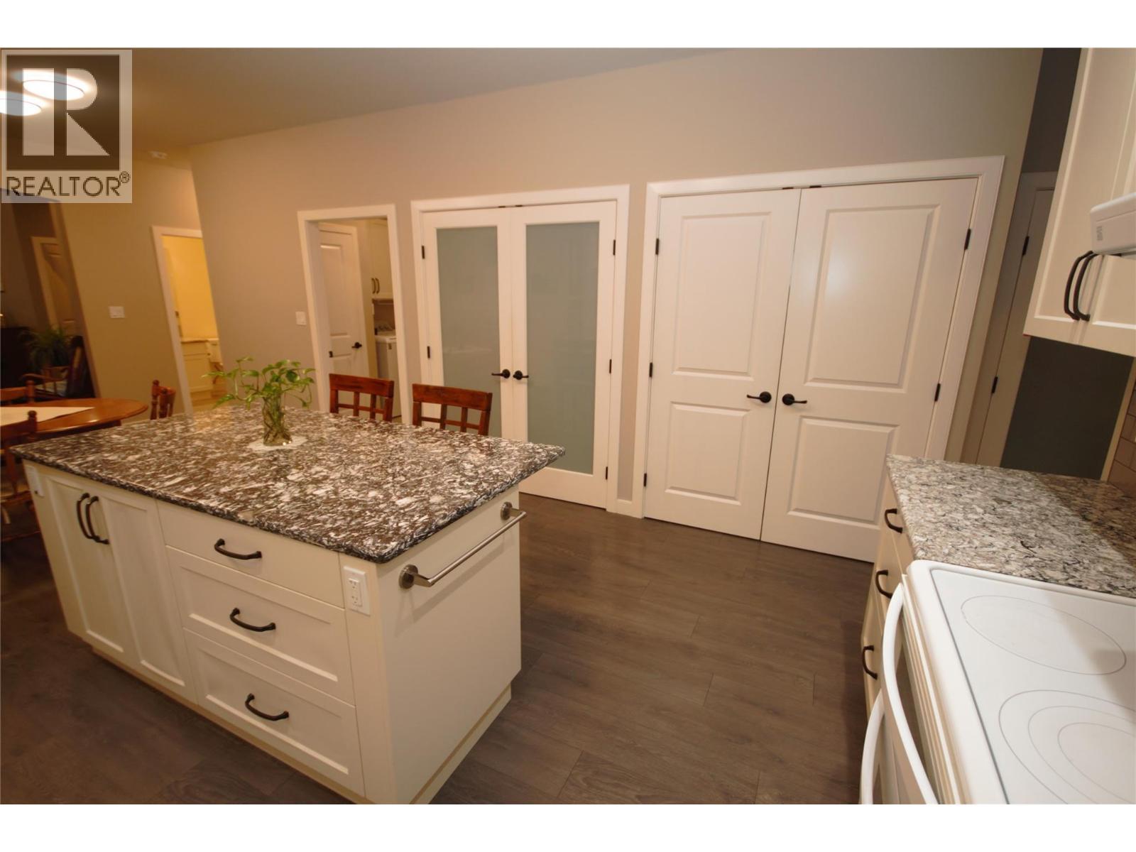 Kitchen - 131 Willows Place, Oliver, BC - Indoor Photo Showing Kitchen