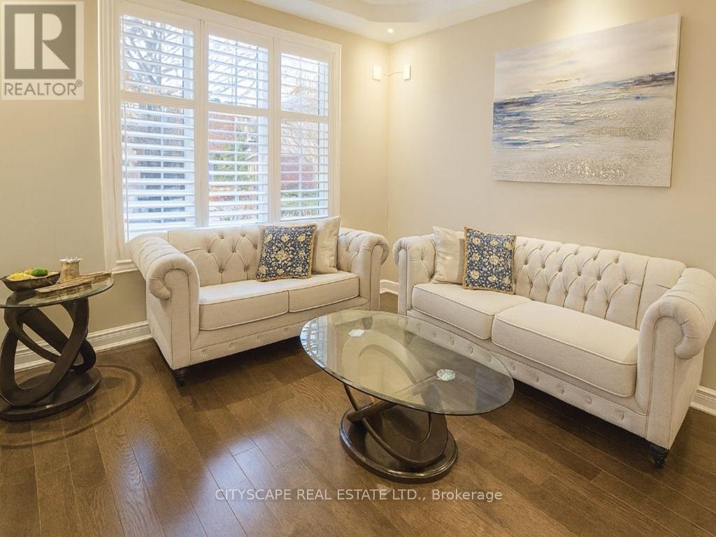 2449 Auckland Drive, Burlington, ON - Indoor Photo Showing Living Room