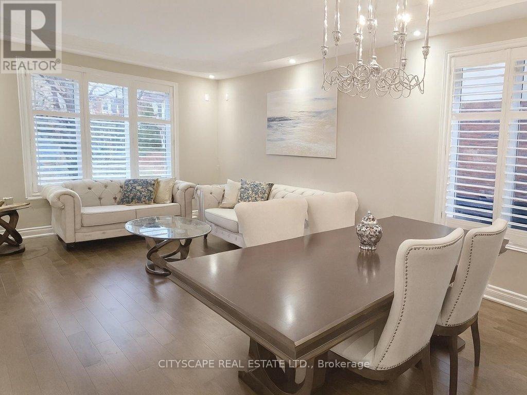 2449 Auckland Drive, Burlington, ON - Indoor