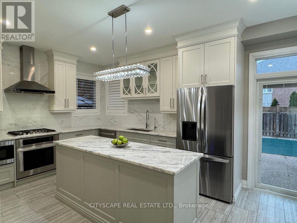2449 Auckland Drive, Burlington, ON - Indoor Photo Showing Kitchen With Upgraded Kitchen