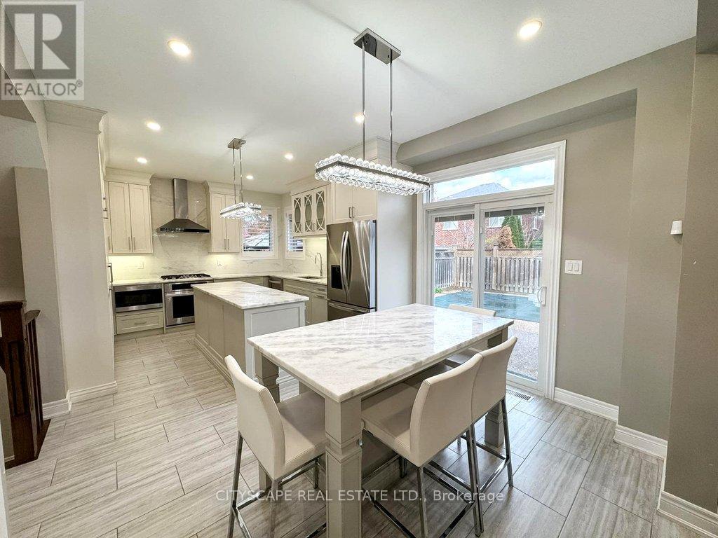 2449 Auckland Drive, Burlington, ON - Indoor