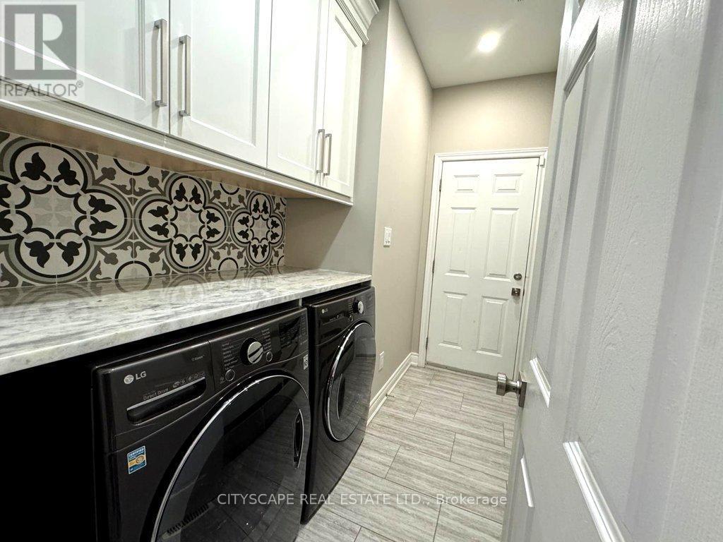 2449 Auckland Drive, Burlington, ON - Indoor Photo Showing Laundry Room