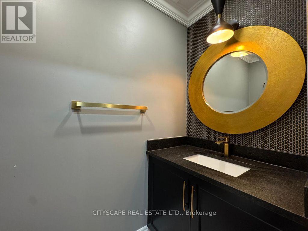 2449 Auckland Drive, Burlington, ON - Indoor Photo Showing Bathroom