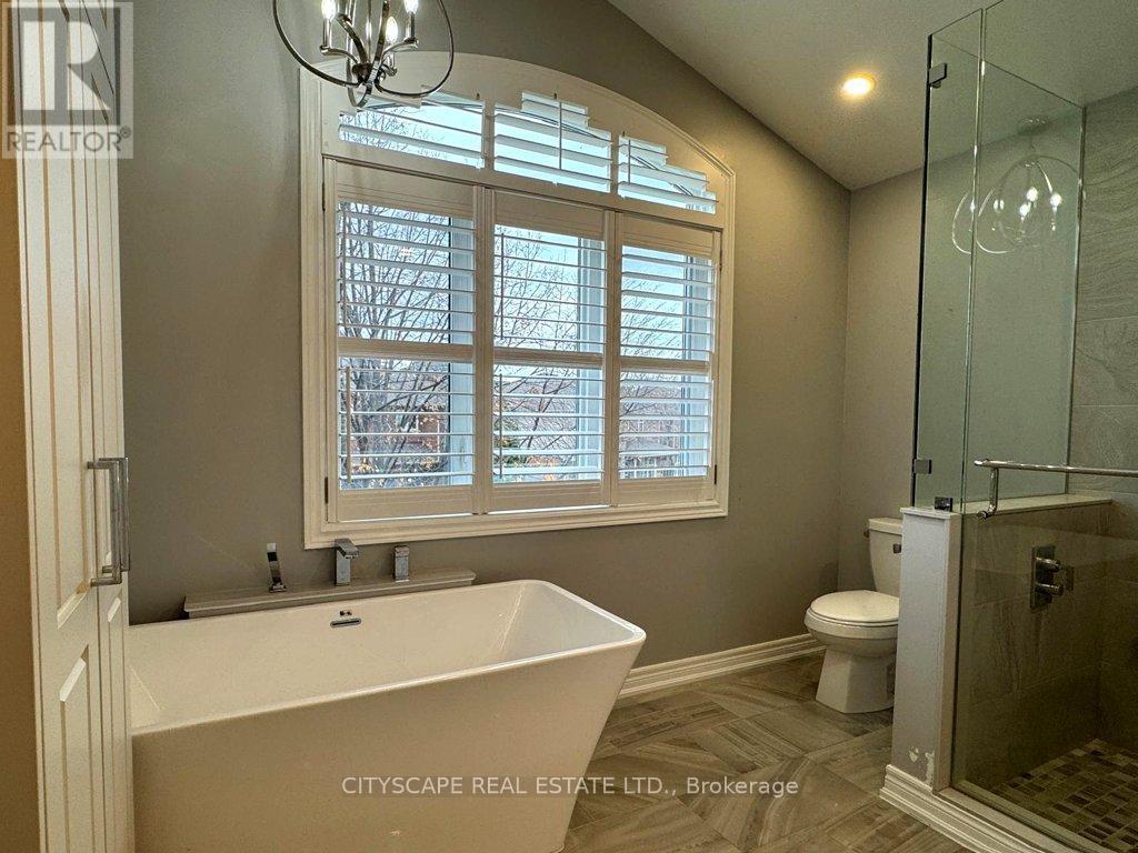 2449 Auckland Drive, Burlington, ON - Indoor Photo Showing Bathroom