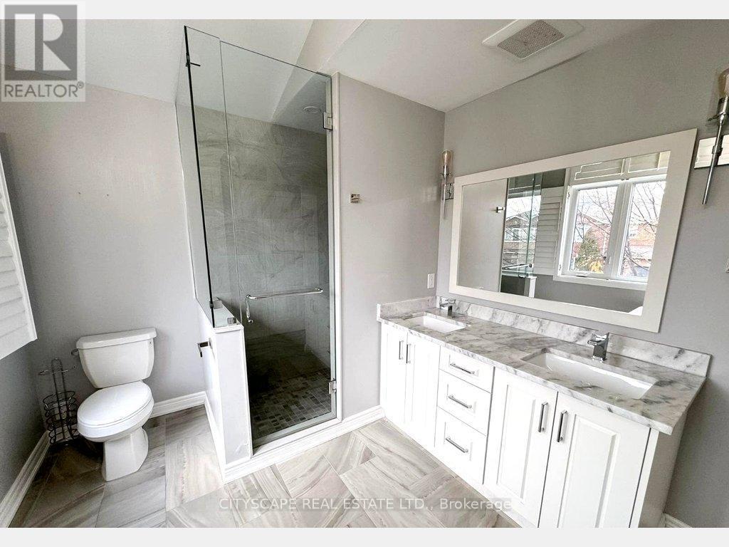 2449 Auckland Drive, Burlington, ON - Indoor Photo Showing Bathroom