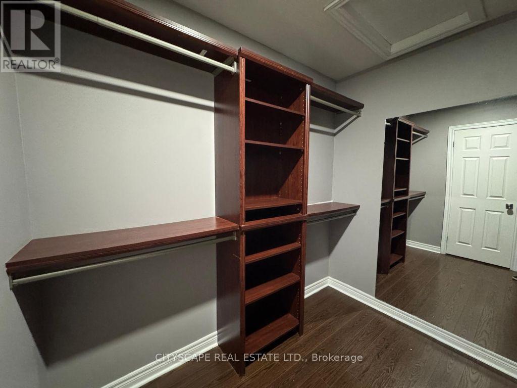 2449 Auckland Drive, Burlington, ON - Indoor