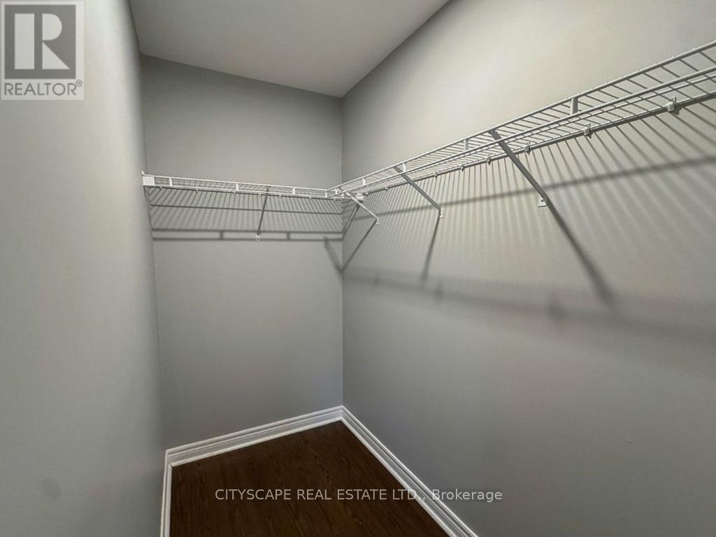 2449 Auckland Drive, Burlington, ON - Indoor With Storage