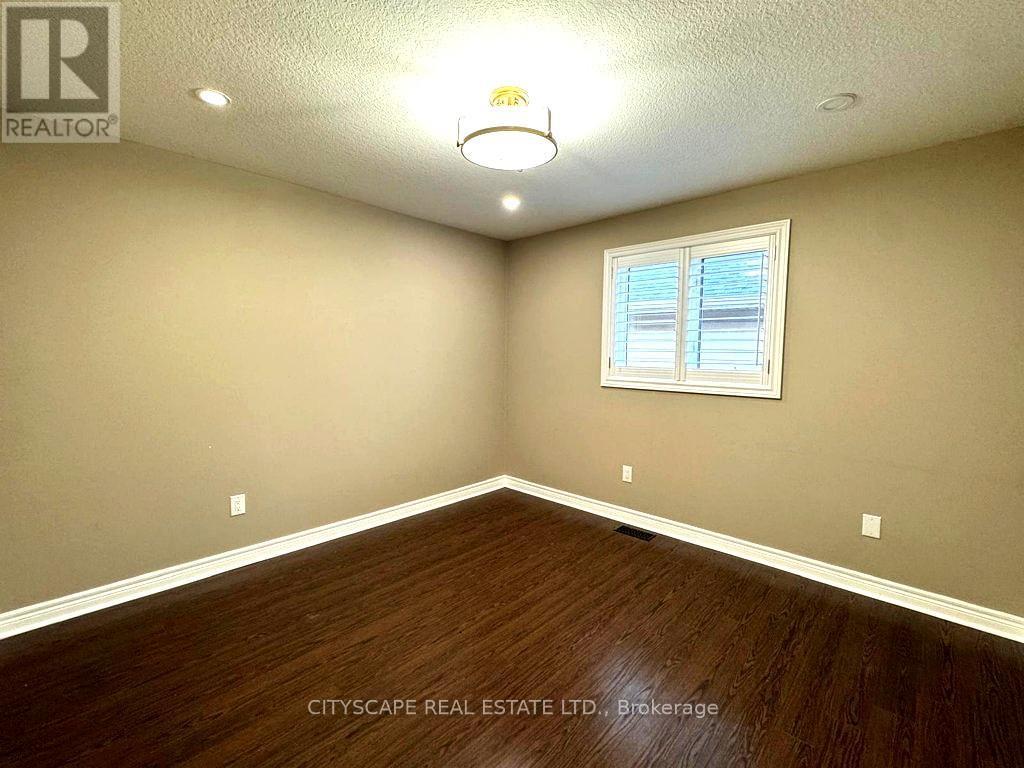 2449 Auckland Drive, Burlington, ON - Indoor Photo Showing Other Room