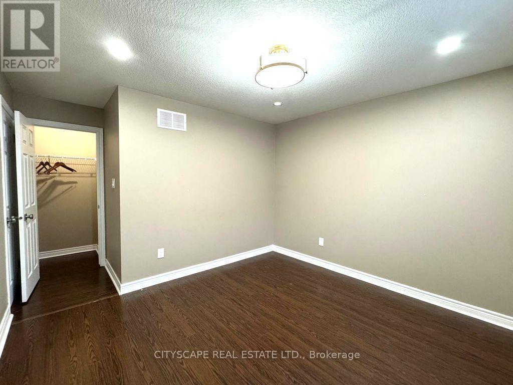 2449 Auckland Drive, Burlington, ON - Indoor Photo Showing Other Room