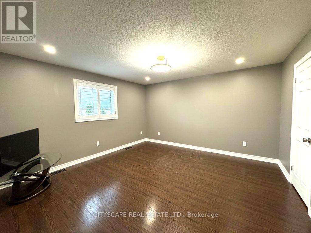 2449 Auckland Drive, Burlington, ON - Indoor Photo Showing Other Room