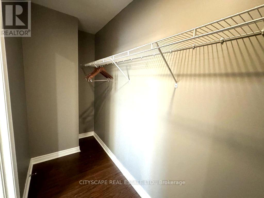 2449 Auckland Drive, Burlington, ON - Indoor With Storage