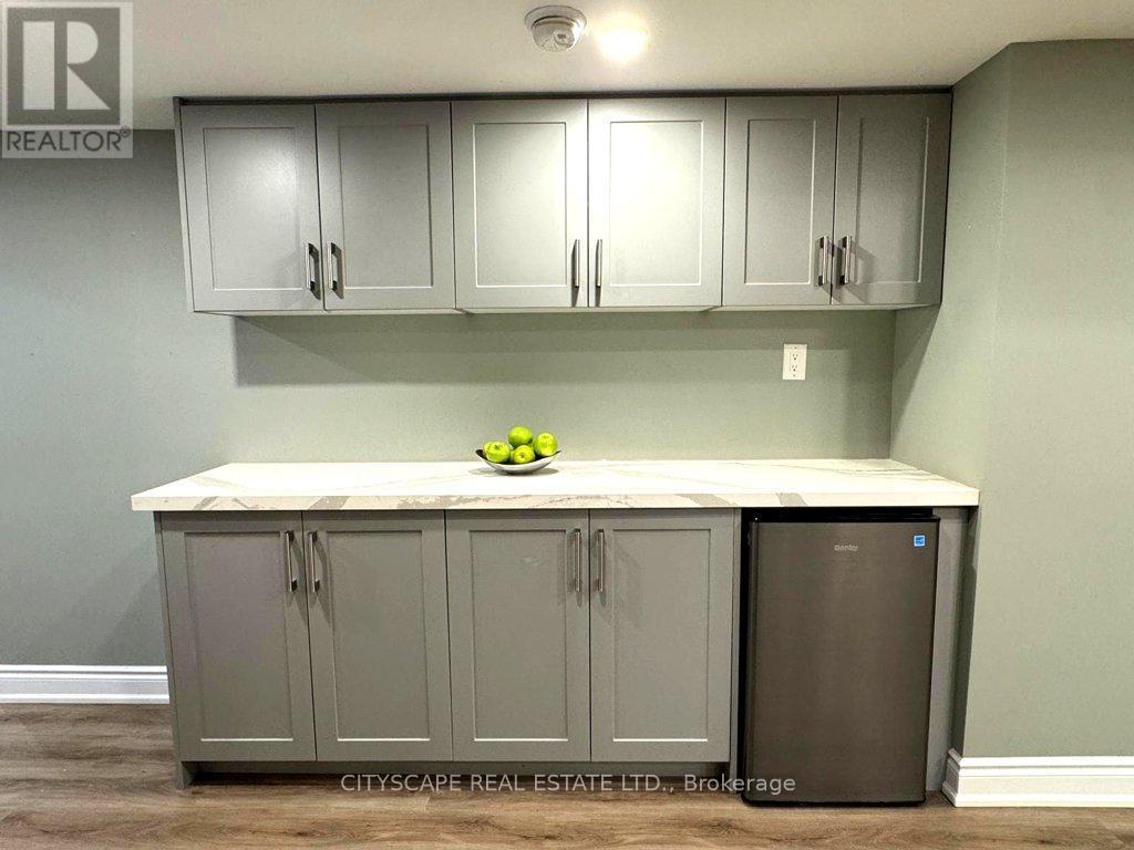 2449 Auckland Drive, Burlington, ON - Indoor