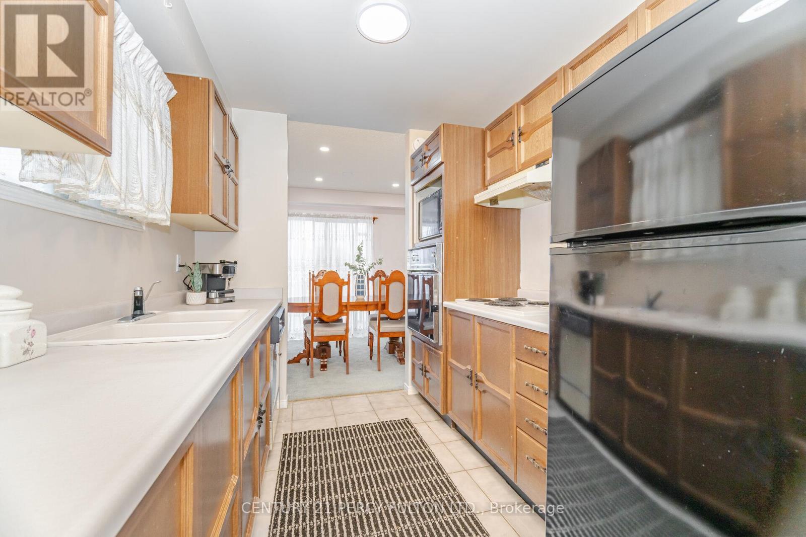 1399 Anton Square, Pickering, ON - Indoor Photo Showing Kitchen