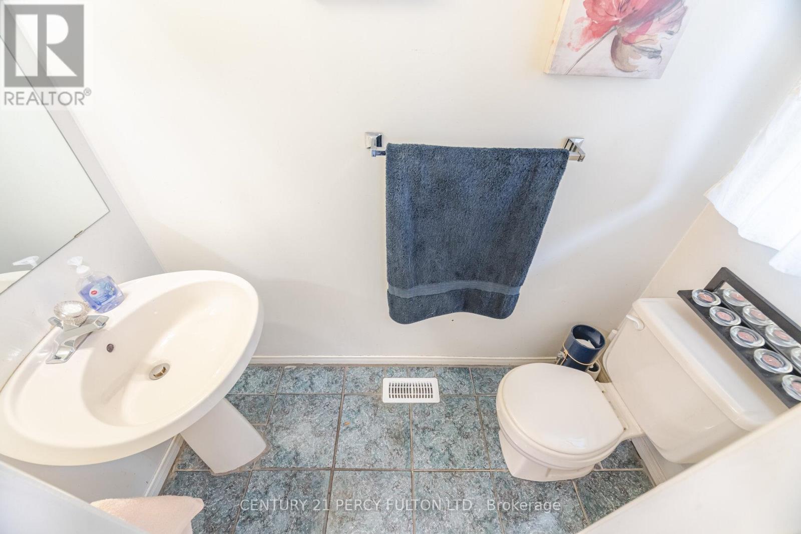 1399 Anton Square, Pickering, ON - Indoor Photo Showing Bathroom