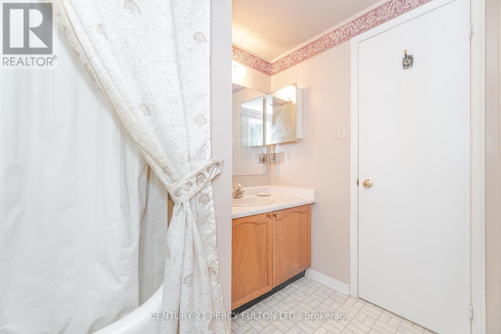 1399 Anton Square, Pickering, ON - Indoor Photo Showing Bathroom