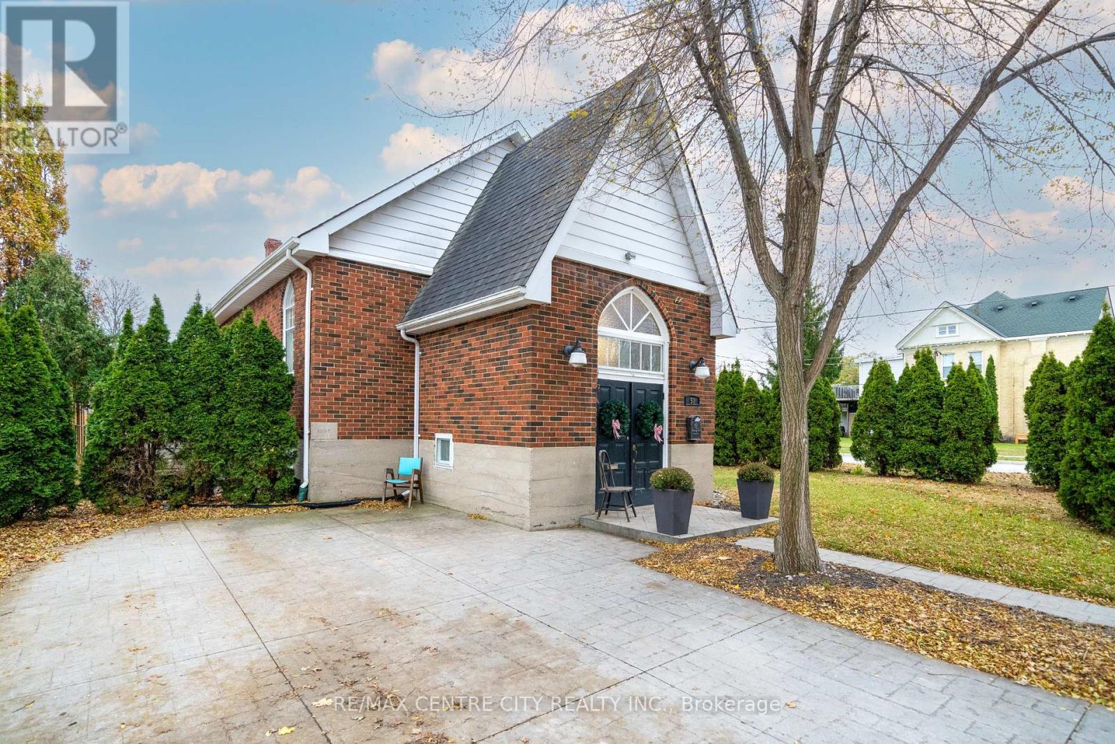 50 High Street W, Strathroy-Caradoc (Sw), ON - Outdoor