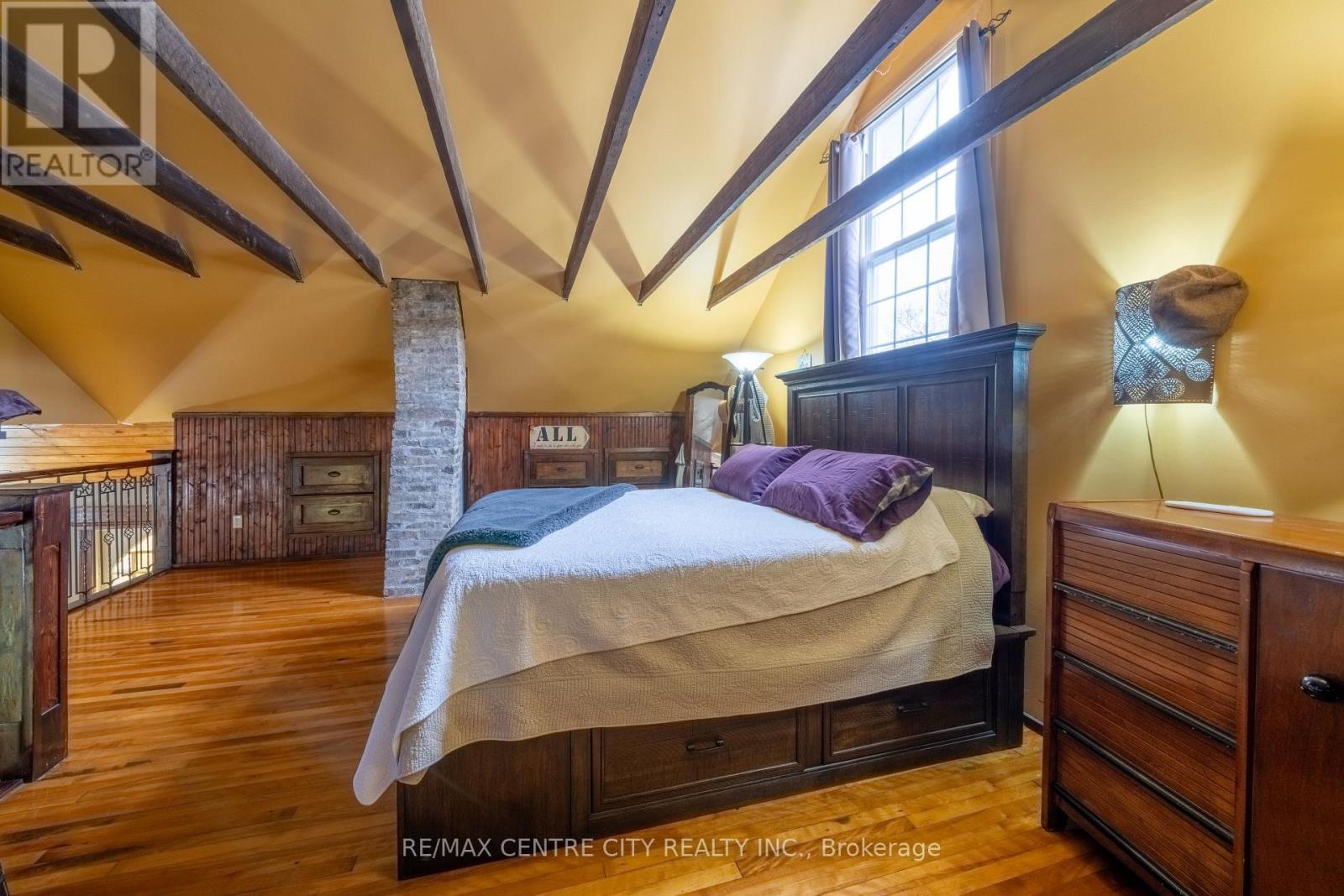 50 High Street W, Strathroy-Caradoc (Sw), ON - Indoor Photo Showing Bedroom