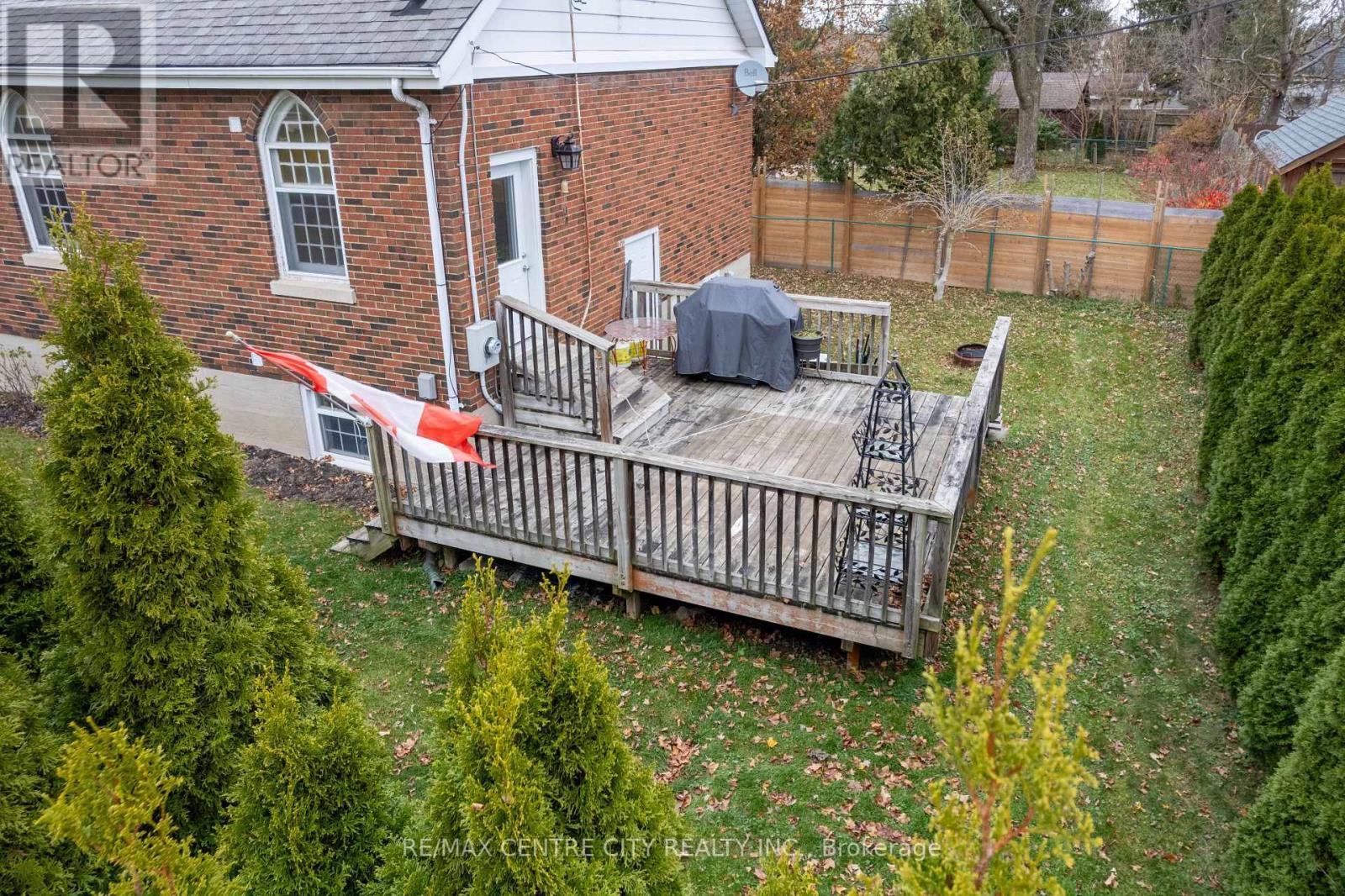 50 High Street W, Strathroy-Caradoc (Sw), ON - Outdoor With Deck Patio Veranda