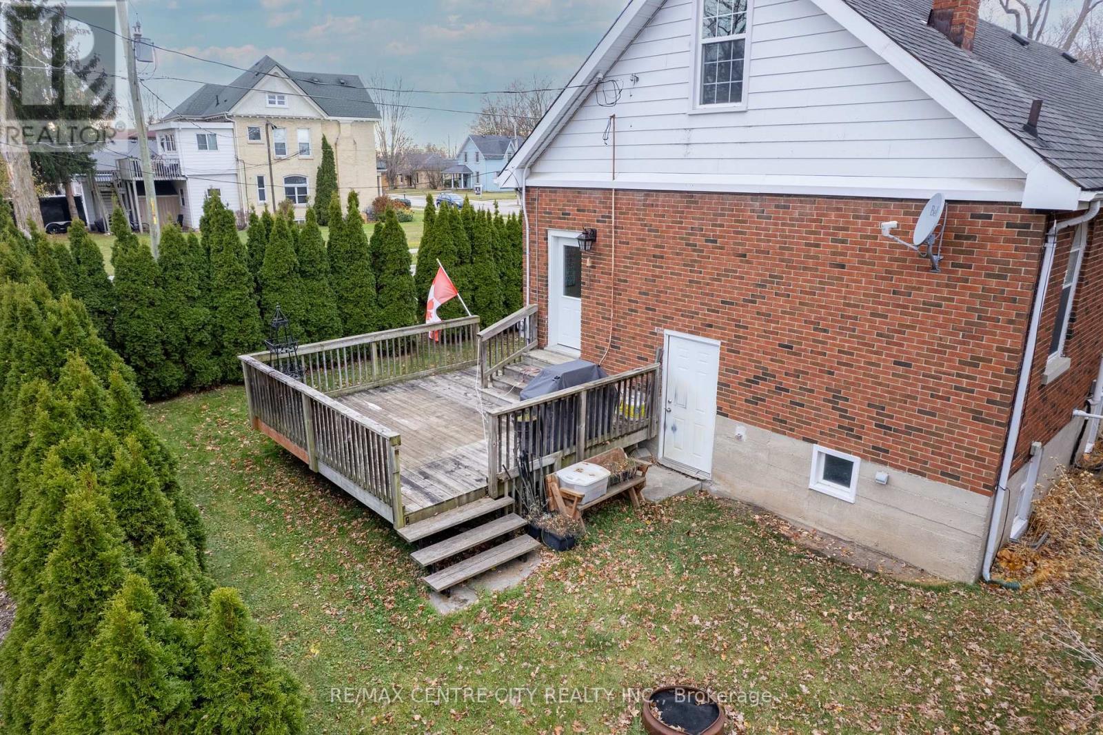 50 High Street W, Strathroy-Caradoc (Sw), ON - Outdoor With Exterior