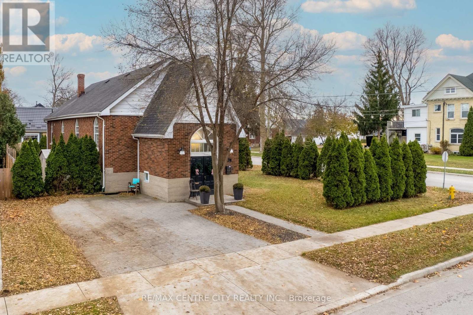 50 High Street W, Strathroy-Caradoc (Sw), ON - Outdoor