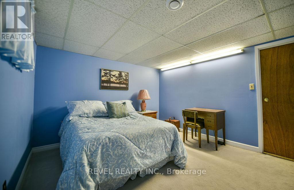 388 Ross Avenue E, Timmins (Tne - North), ON - Indoor Photo Showing Bedroom