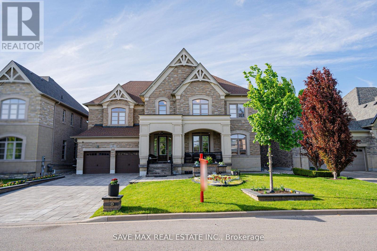 95 Sarracini Crescent, Vaughan, ON - Outdoor With Facade