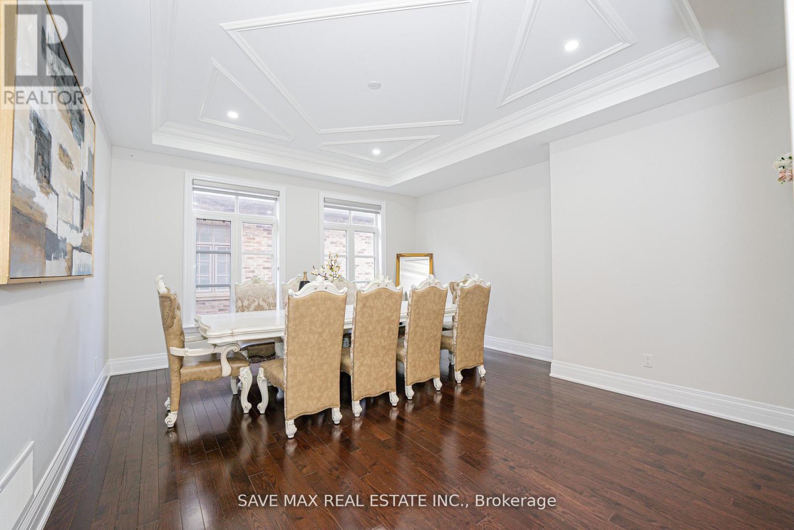 95 Sarracini Crescent, Vaughan, ON - Indoor Photo Showing Dining Room