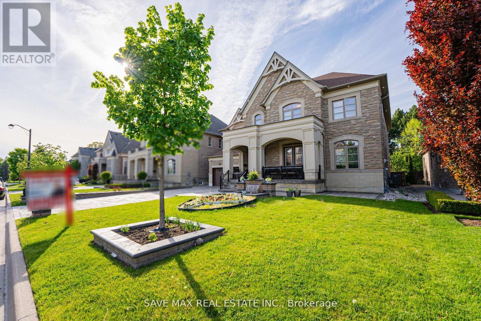 95 Sarracini Crescent, Vaughan, ON - Outdoor With Facade