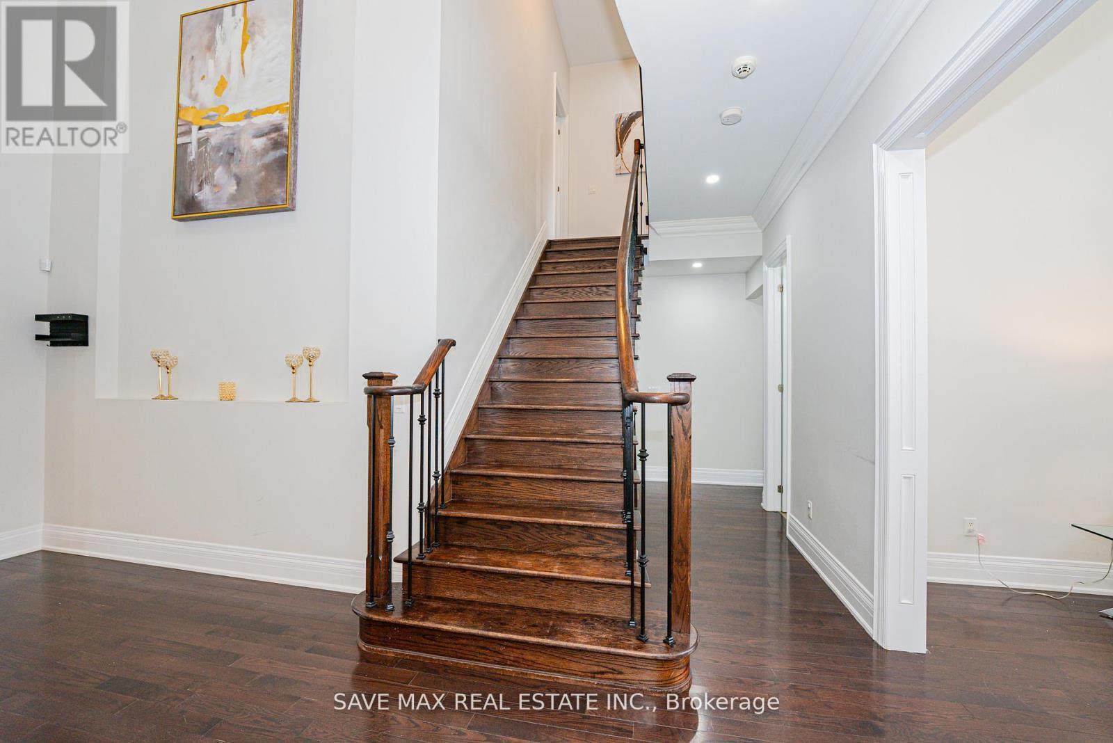 95 Sarracini Crescent, Vaughan, ON - Indoor Photo Showing Other Room