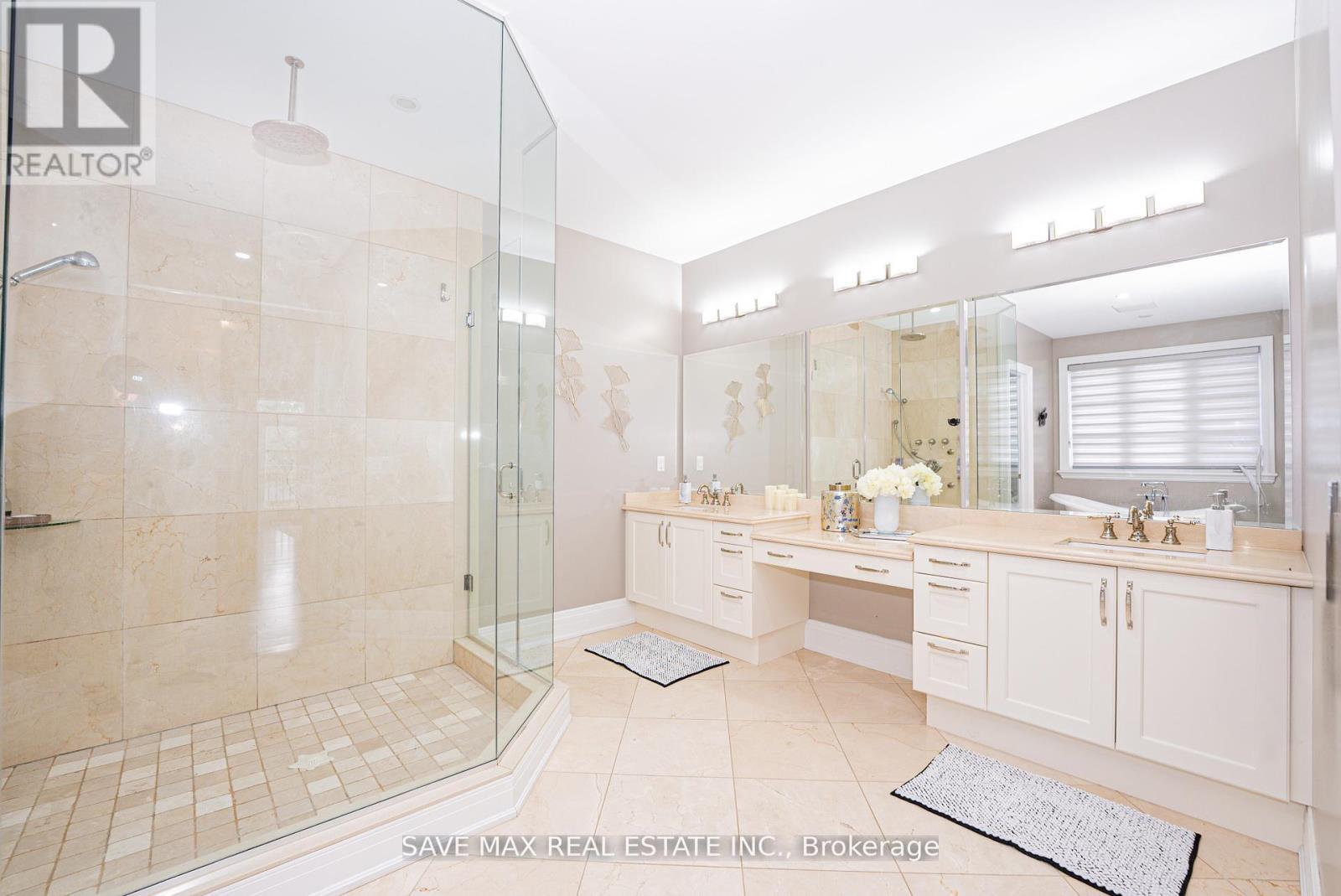 95 Sarracini Crescent, Vaughan, ON - Indoor Photo Showing Bathroom
