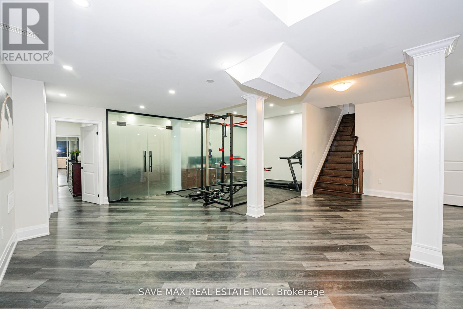 95 Sarracini Crescent, Vaughan, ON - Indoor Photo Showing Other Room