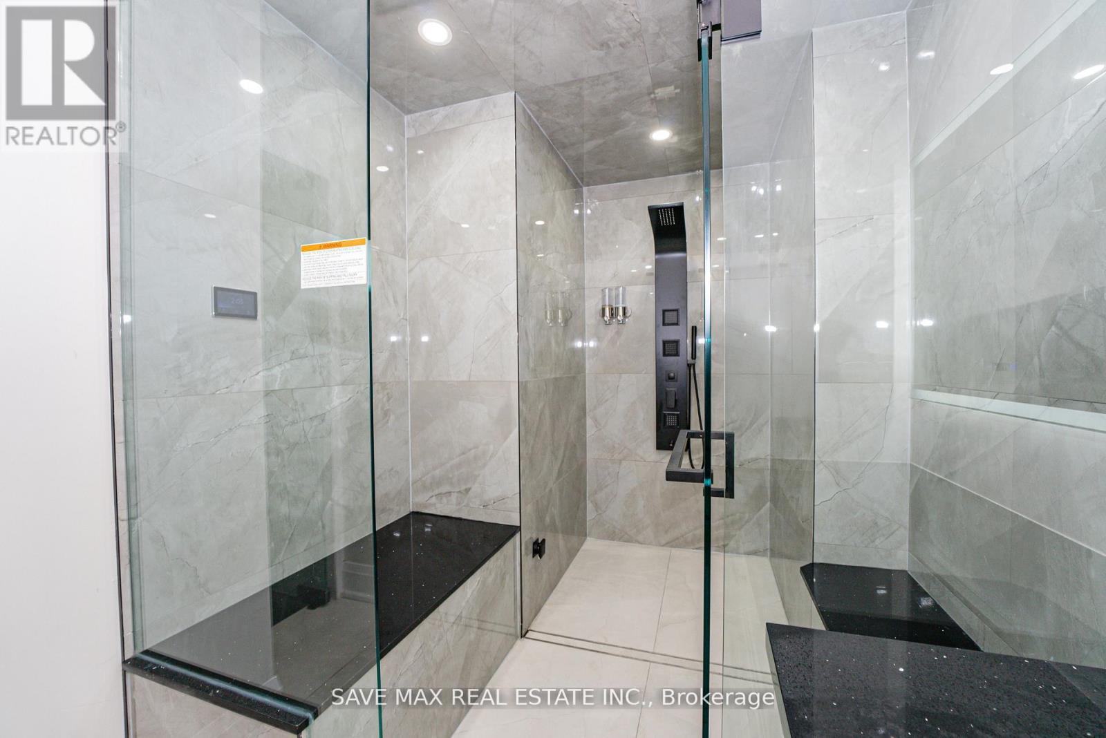 95 Sarracini Crescent, Vaughan, ON - Indoor Photo Showing Bathroom